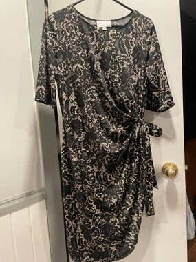 [Karin Stevens] Black Nude Lace Print Dress size large